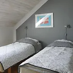 Apartment 6 Person In Fan By Traum *